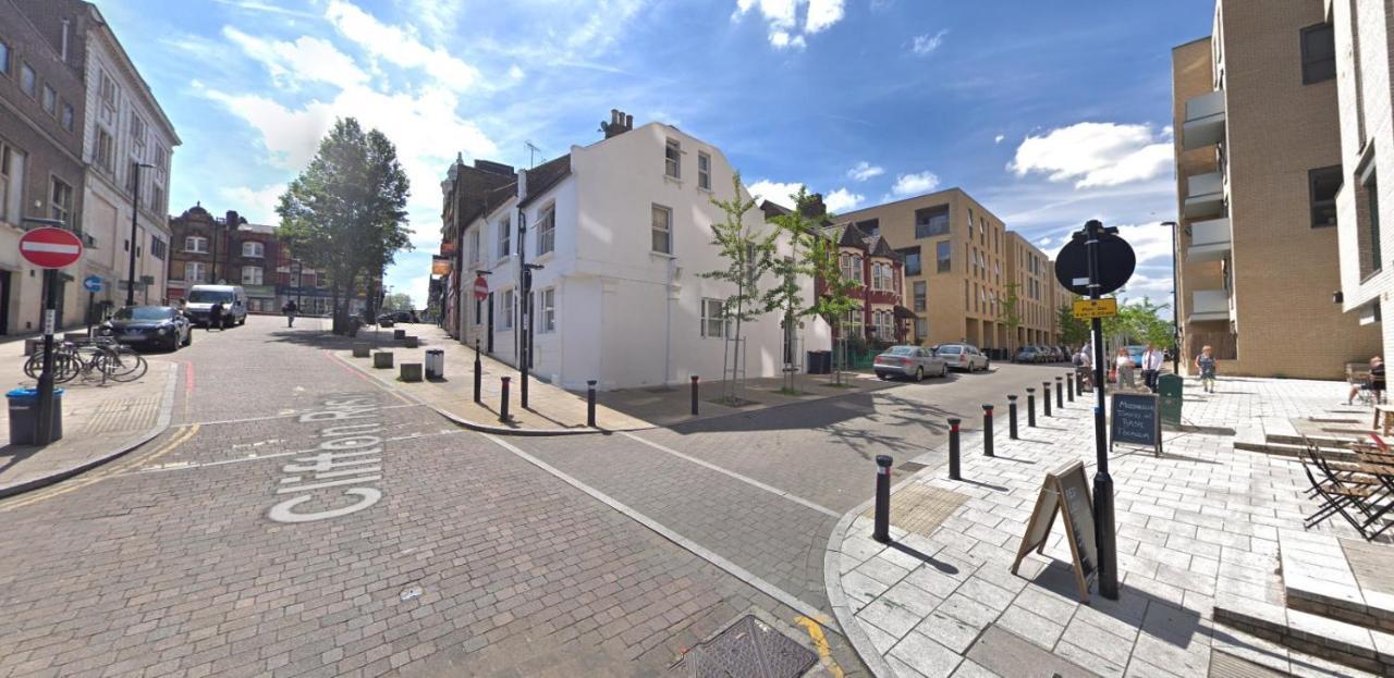 Super Studio With Two Bedrooms - Five Minutes From The Station! Londres Exterior foto